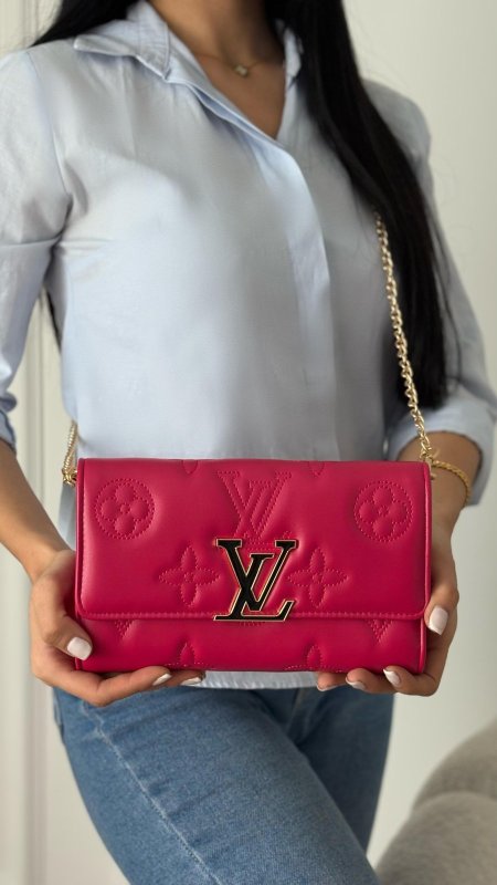 كلاتش LV - شامل علبة #7781